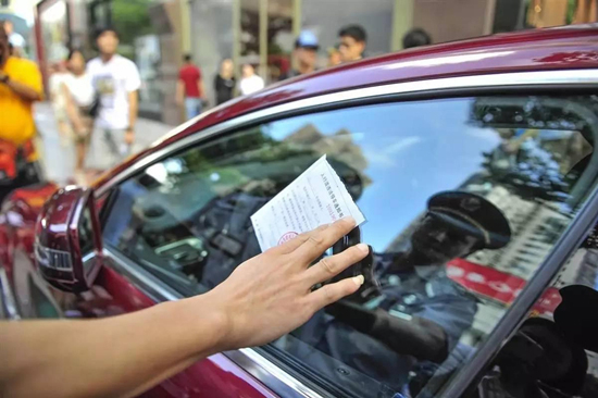 人工智能無感停車：您的假車位正在配送中……